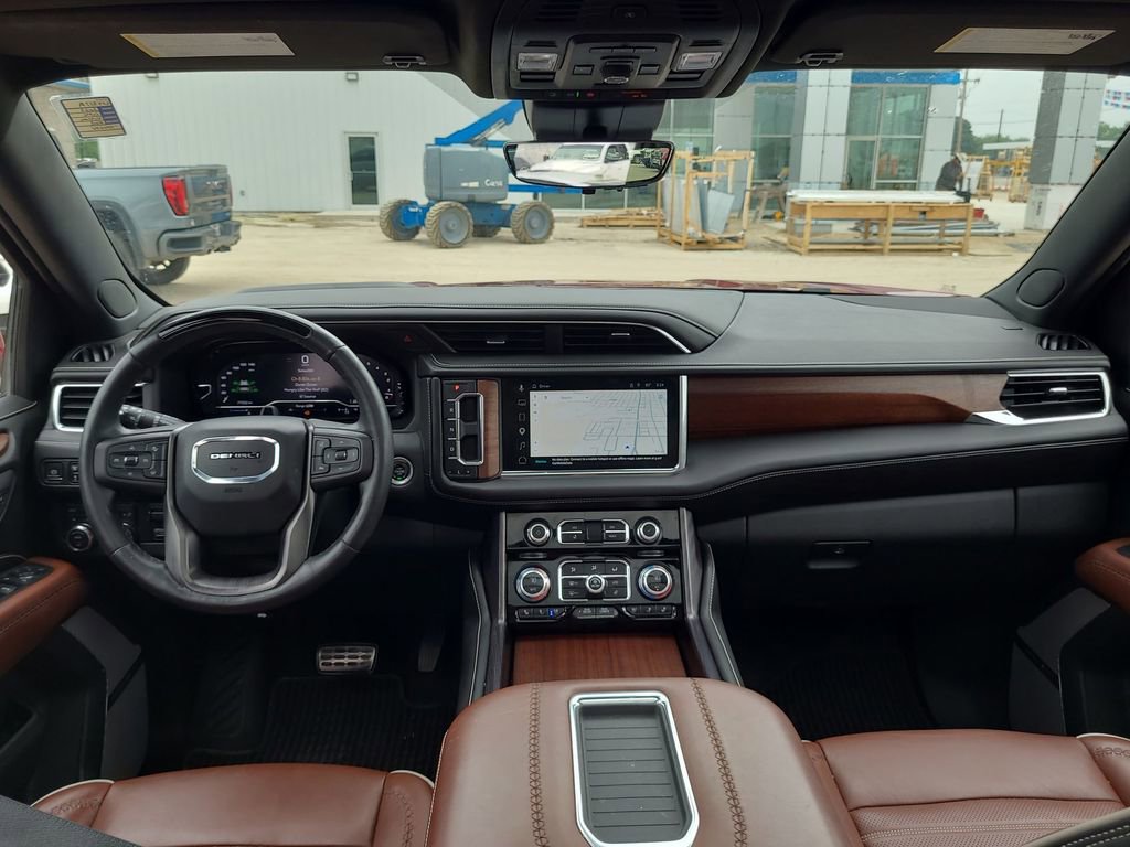 Used 2023 GMC Yukon XL Denali Ultimate w/ LPO, Floor Liner Package AWD/4WD image 21
