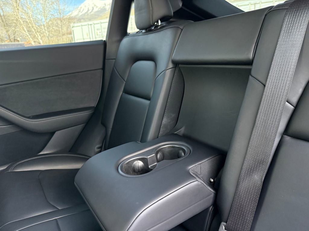 Used 2022 Tesla Model Y Performance AWD/4WD image 26