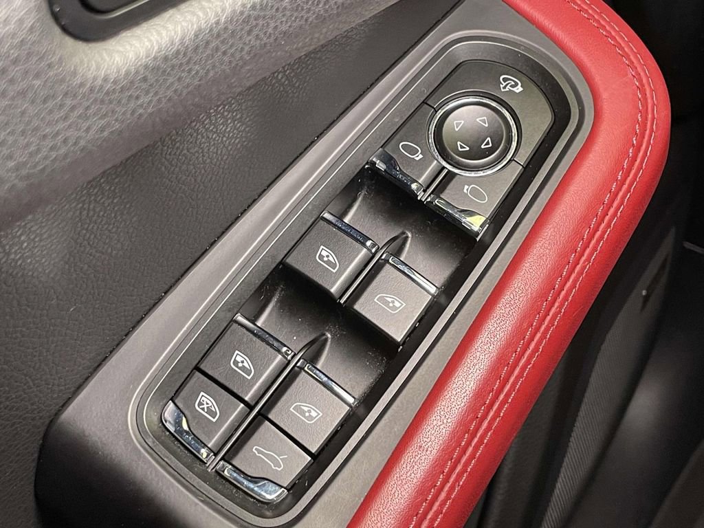 Certified 2022 Porsche Macan GTS image 39