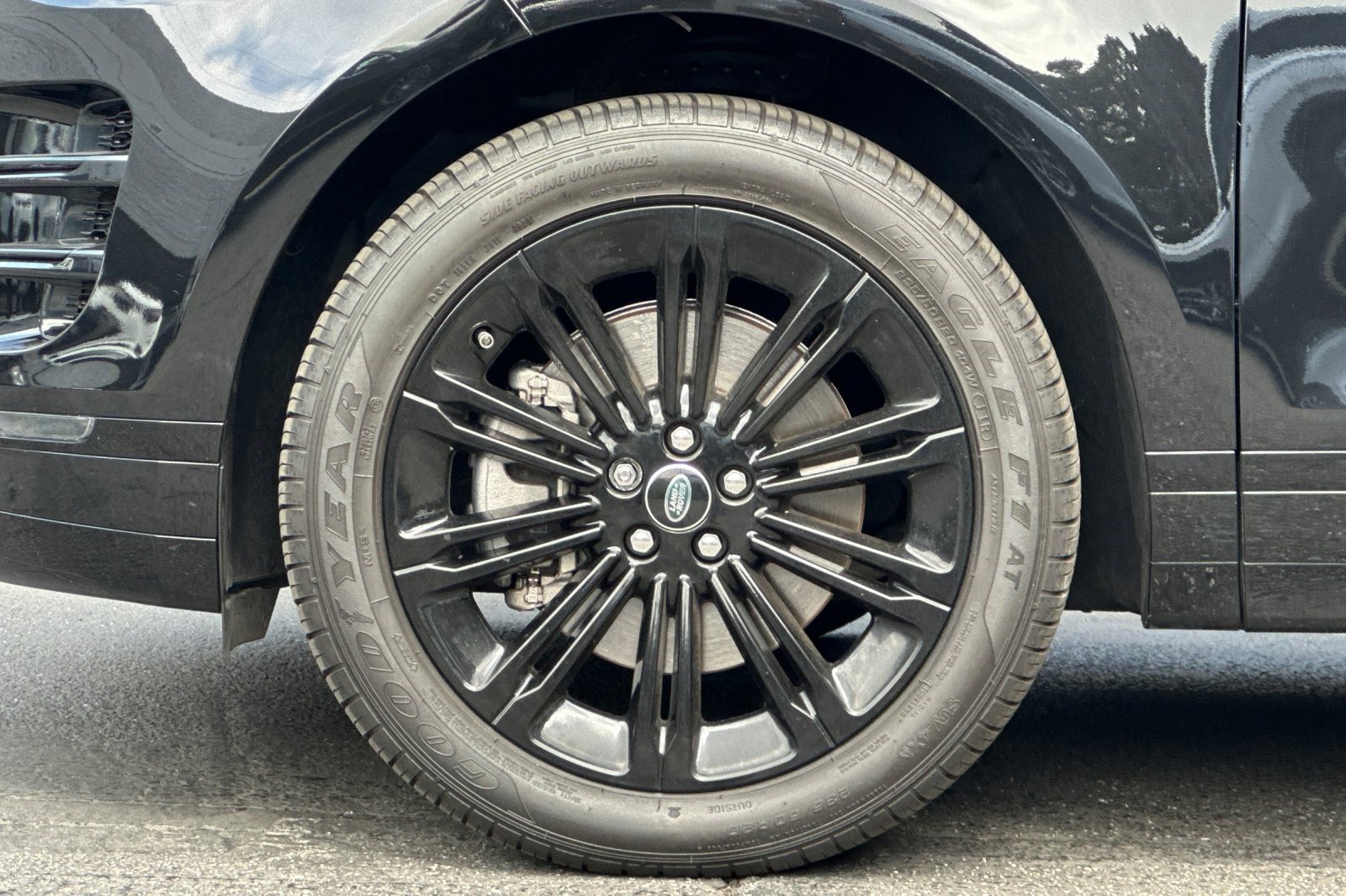 Used 2024 Land Rover Range Rover Evoque Dynamic SE image 13