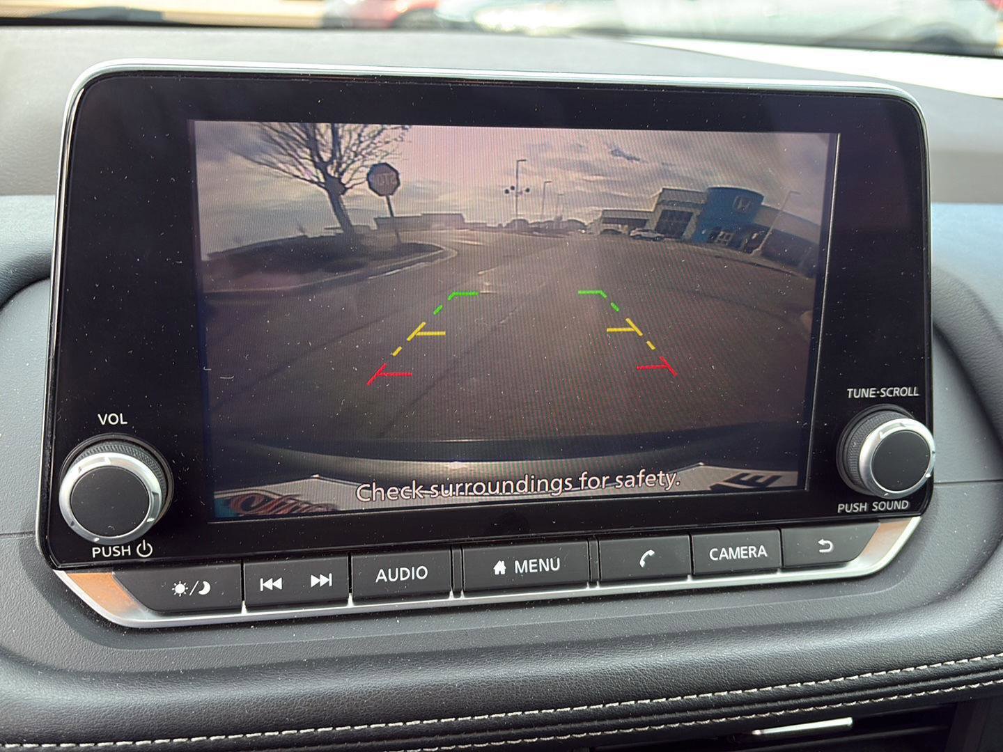 Used 2023 Nissan Rogue S image 10