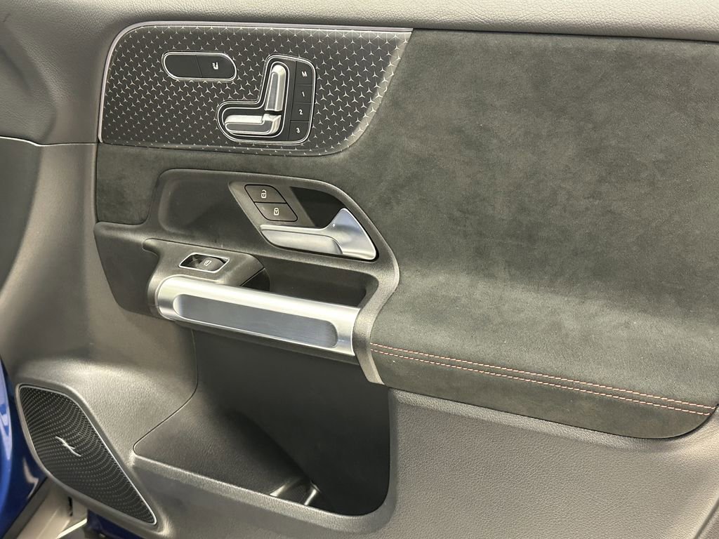 Certified 2025 Mercedes-Benz GLB 250 image 15