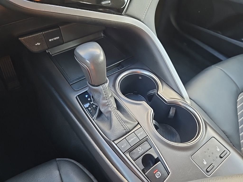 Used 2024 Toyota Camry SE w/ Cold Weather Package image 21