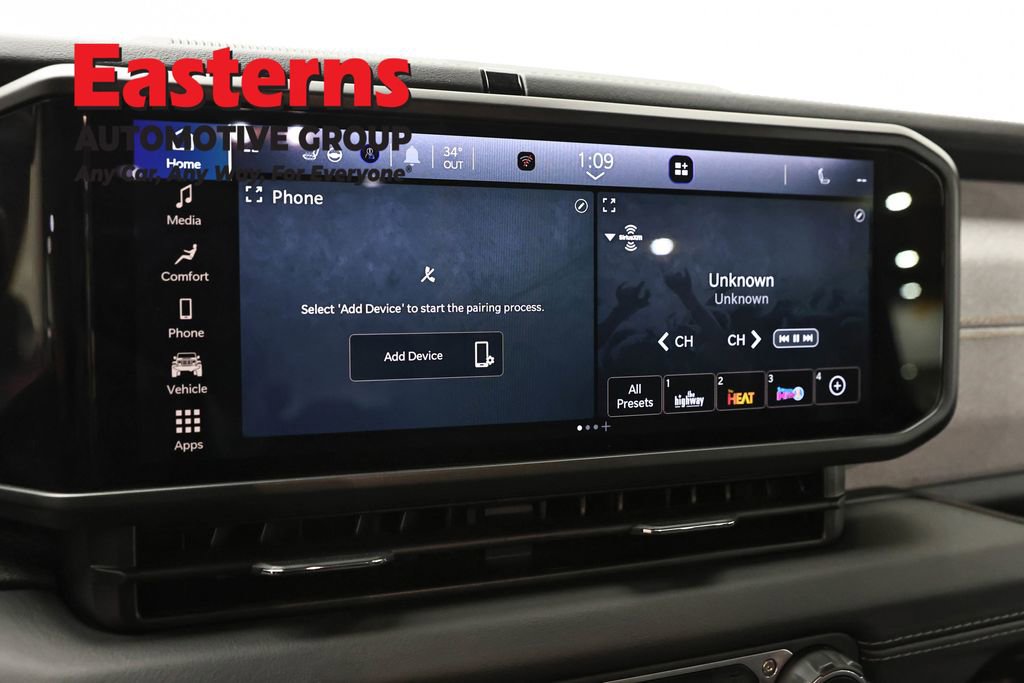 Used 2025 Jeep Wrangler Unlimited Sahara w/ Safety Group image 18