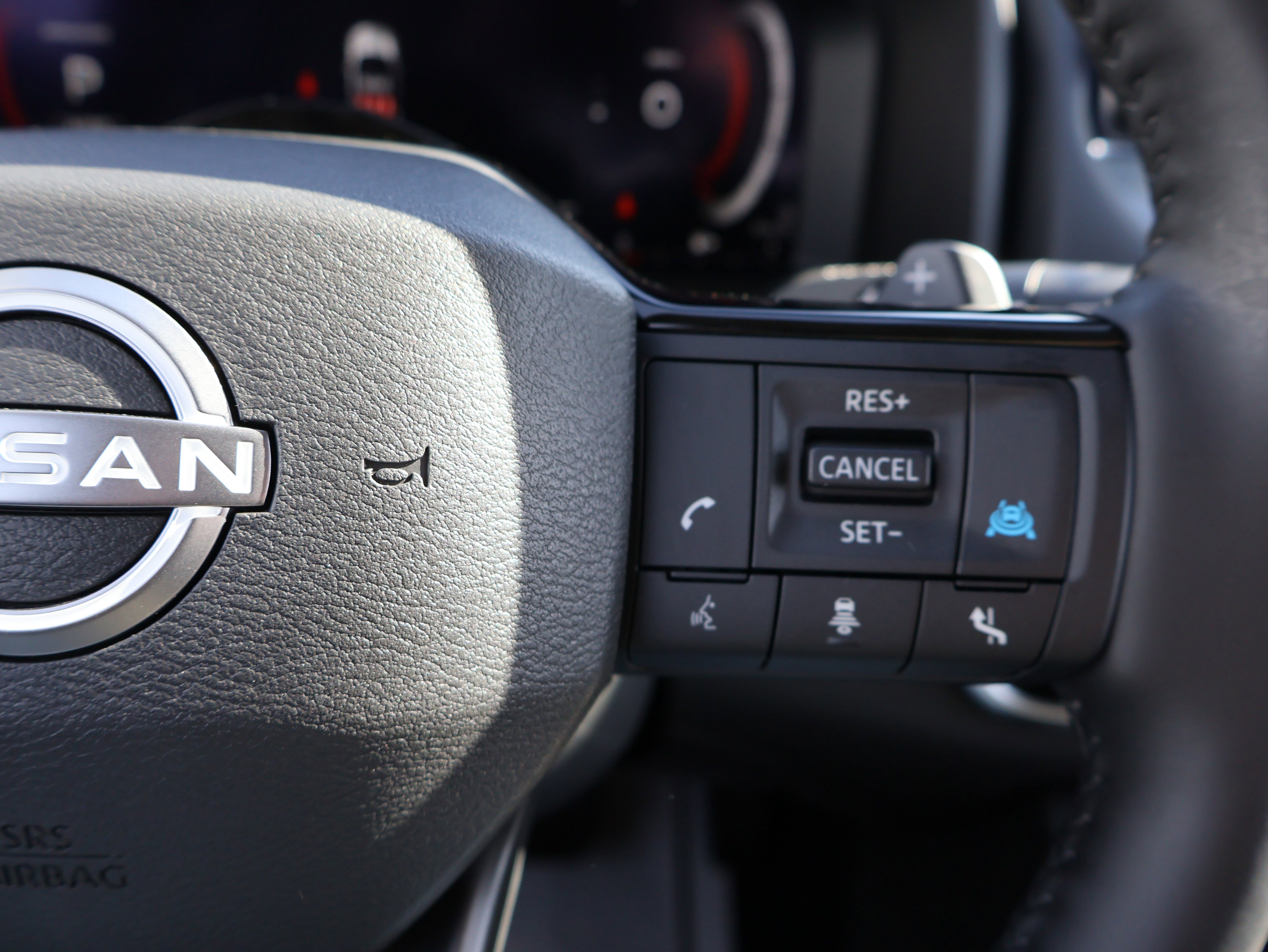 Used 2025 Nissan Rogue SL w/ Tech Package AWD/4WD image 34