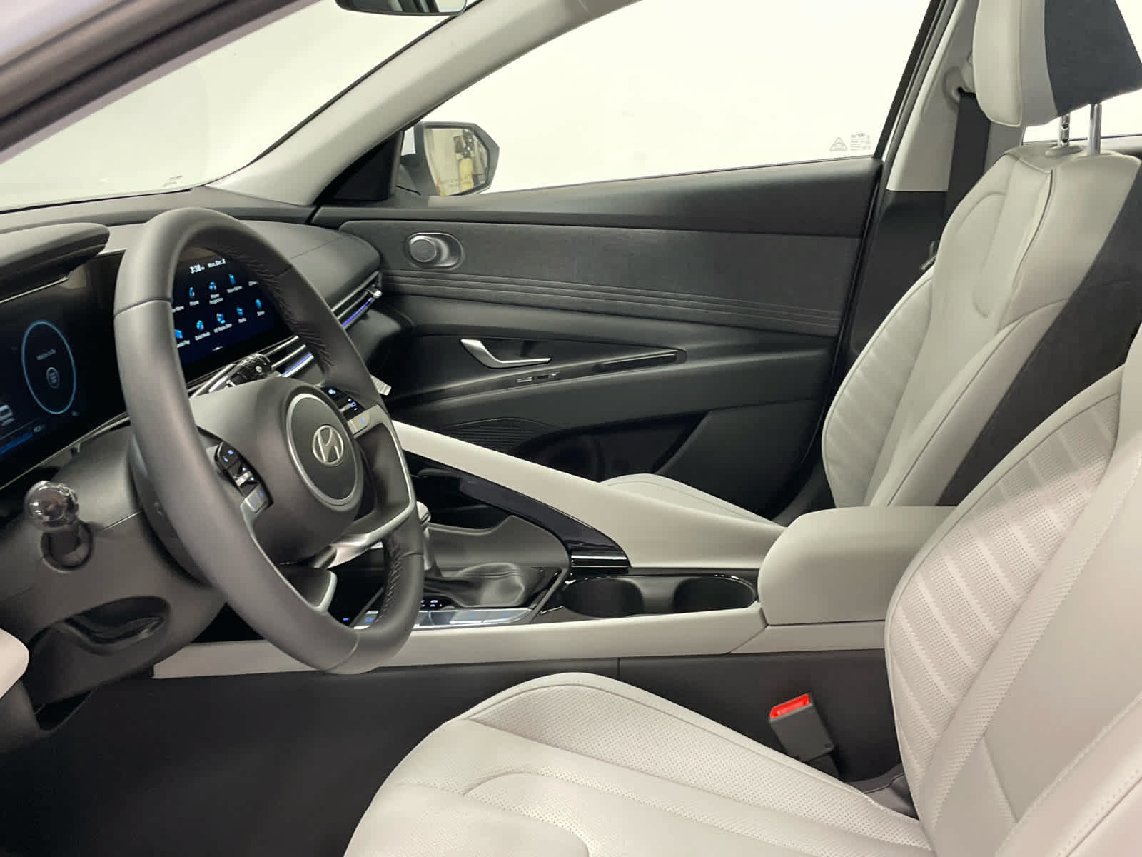 New 2026 Hyundai Elantra Limited FWD image 19