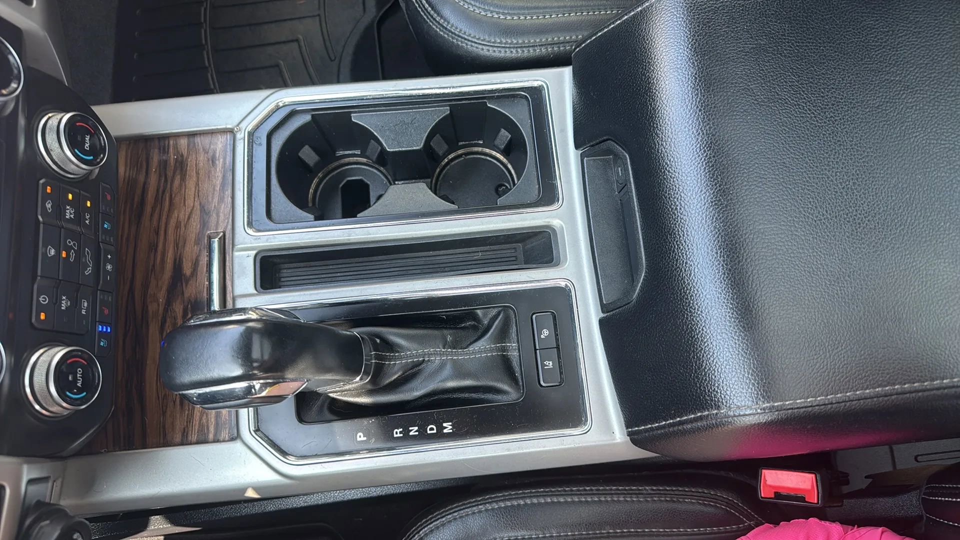 Used 2019 Ford F150 Lariat w/ Equipment Group 502A Luxury image 18