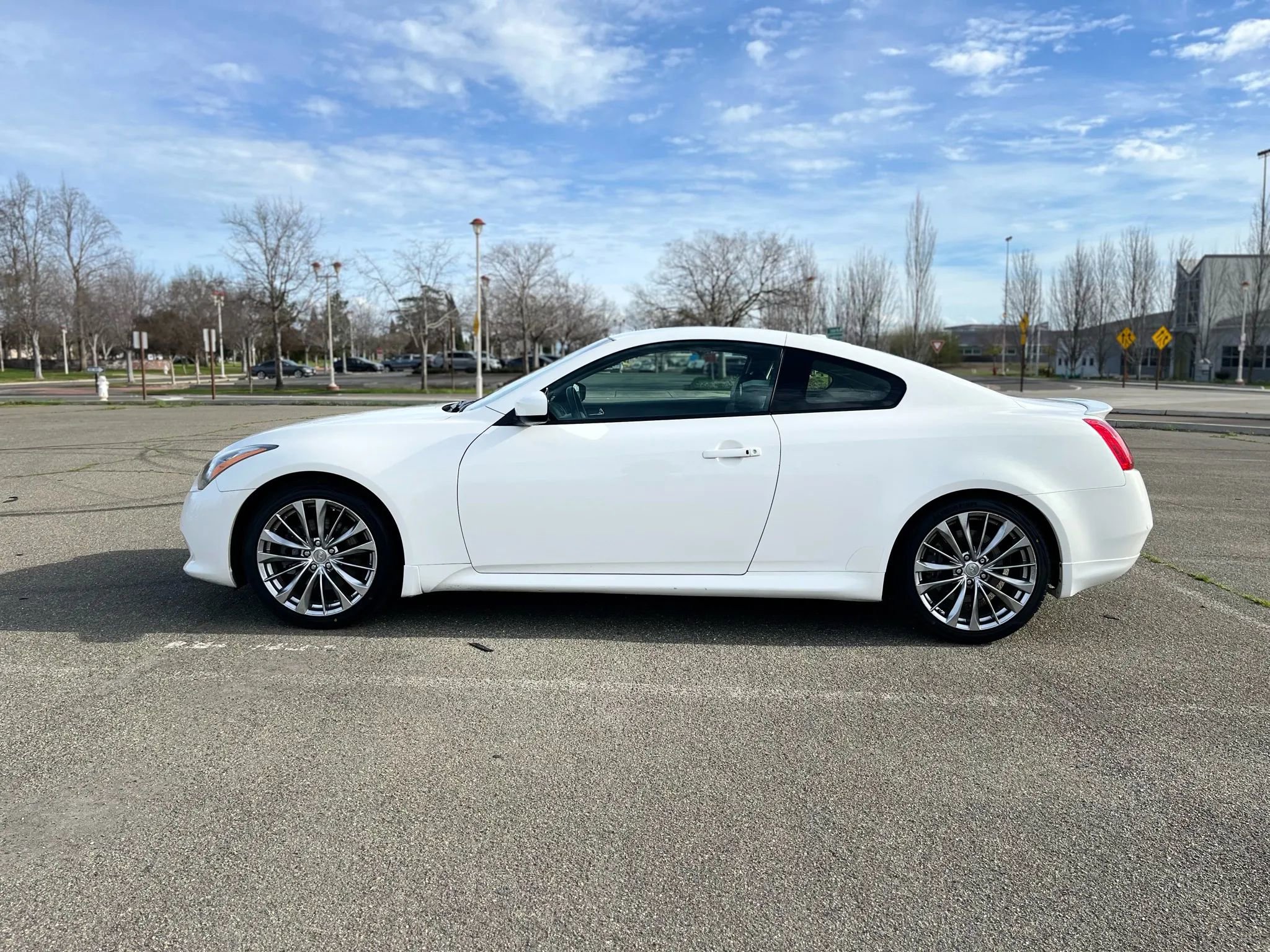 Used 2013 INFINITI G37 Journey w/ Premium Pkg image 8