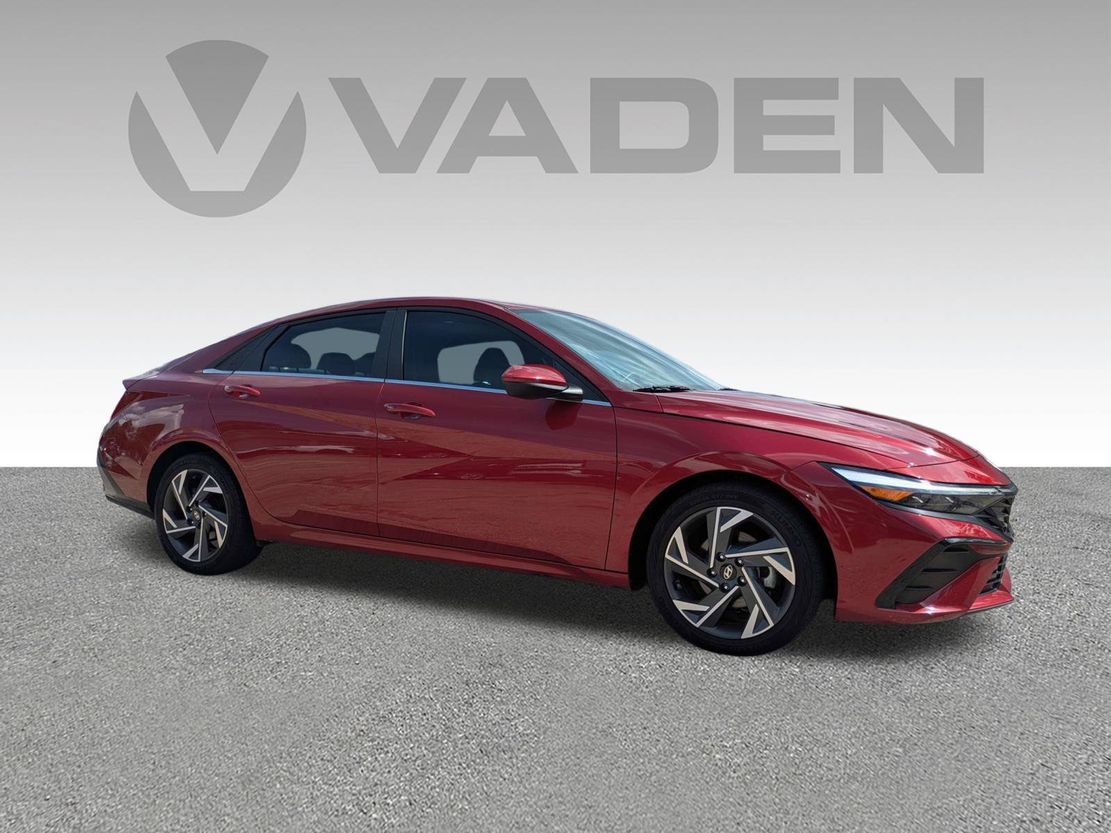 Used 2024 Hyundai Elantra SEL w/ Convenience Package FWD image 3