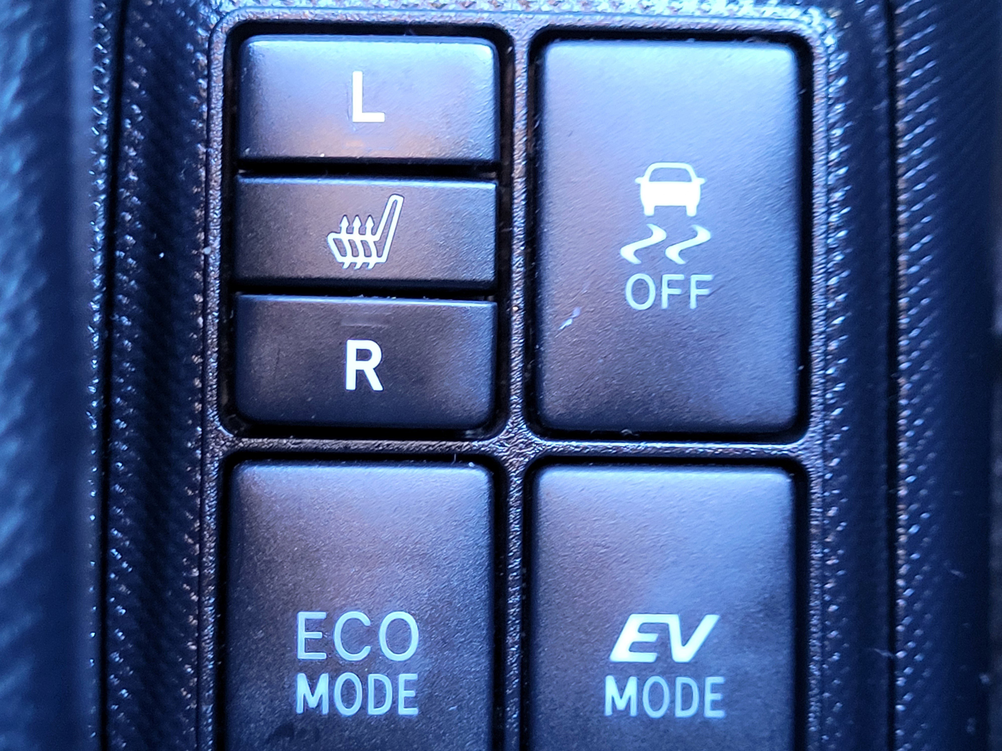 Used 2016 Toyota Prius C Four image 27