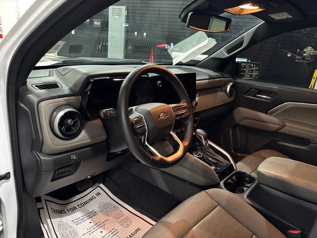 Used 2025 Chevrolet Colorado ZR2 w/ Technology Package AWD/4WD image 10