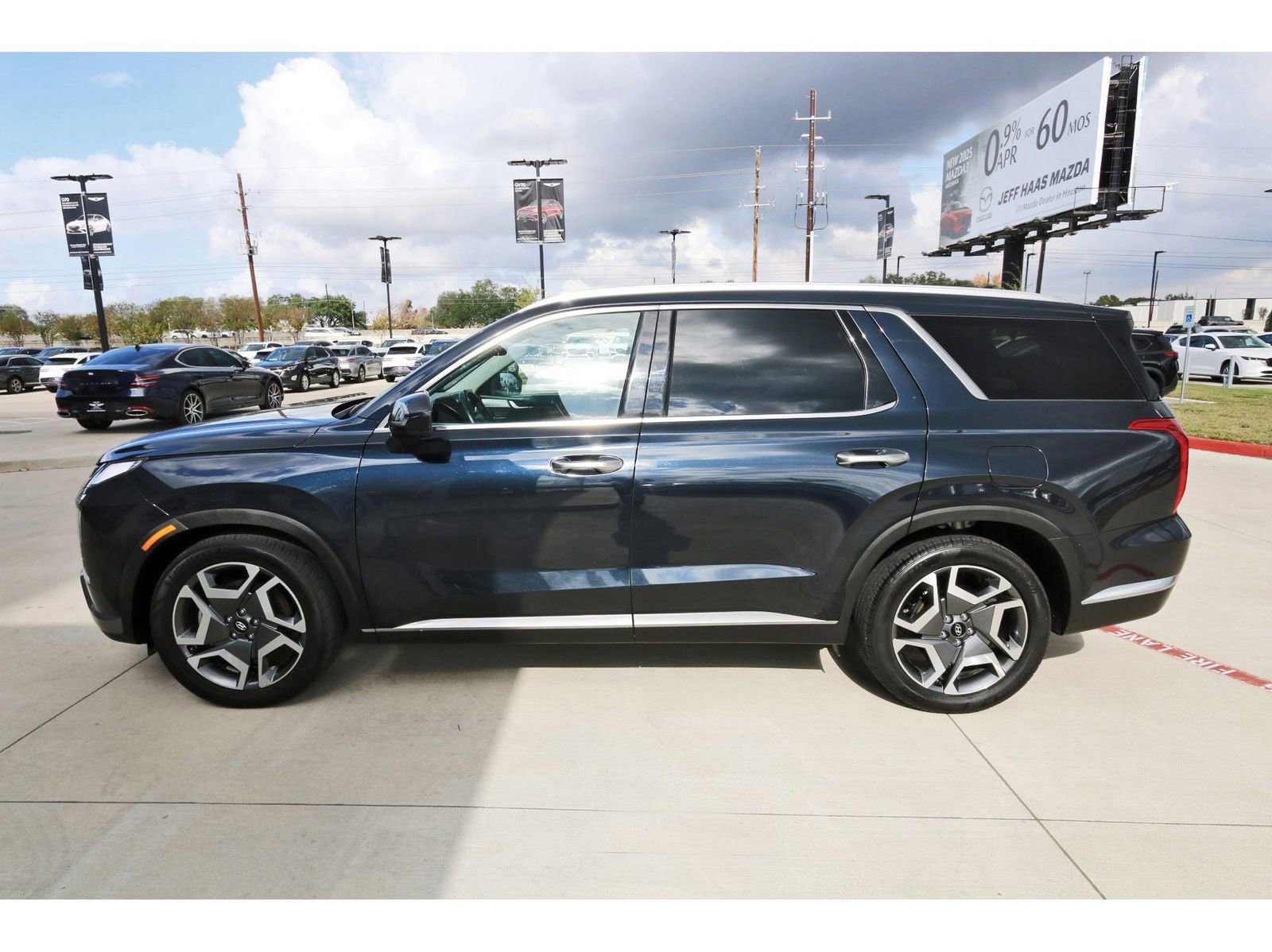 Used 2024 Hyundai Palisade Limited image 6