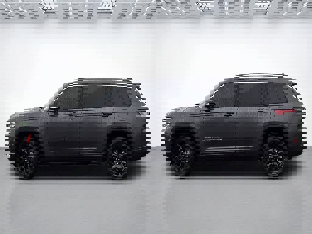 Used 2021 Jeep Grand Cherokee L Limited image 3