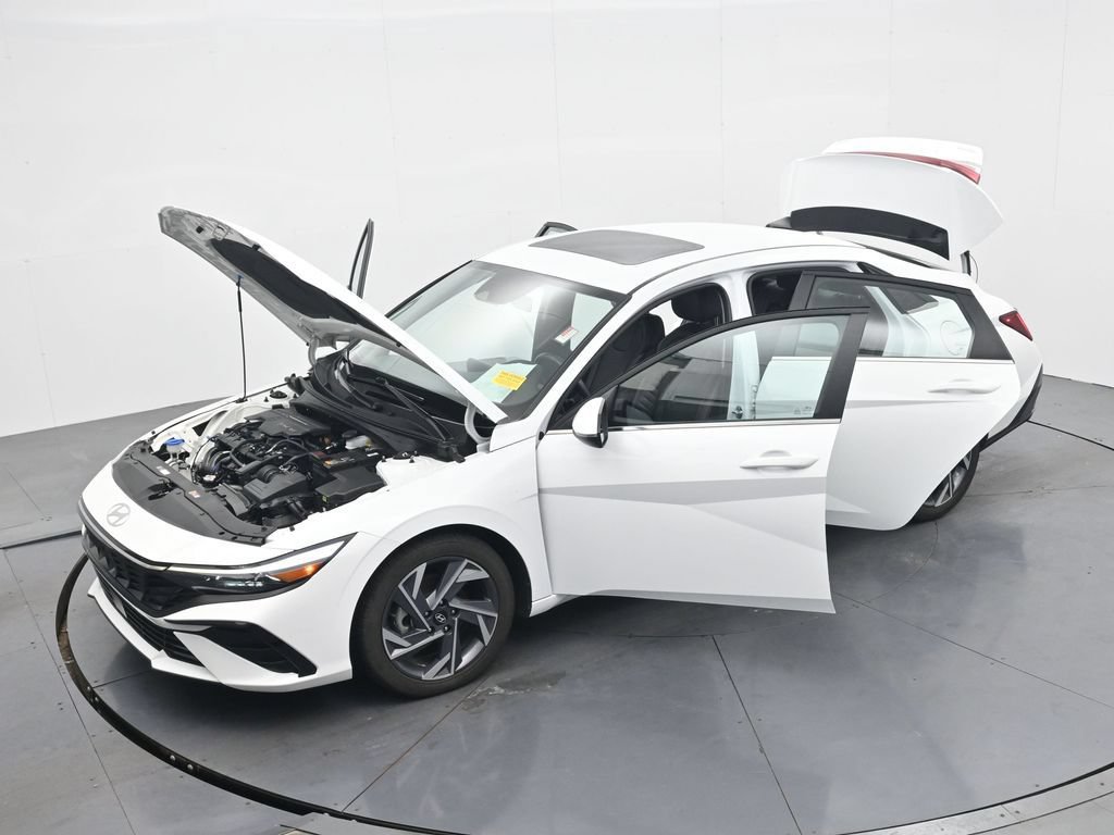 Used 2025 Hyundai Elantra Limited FWD image 38