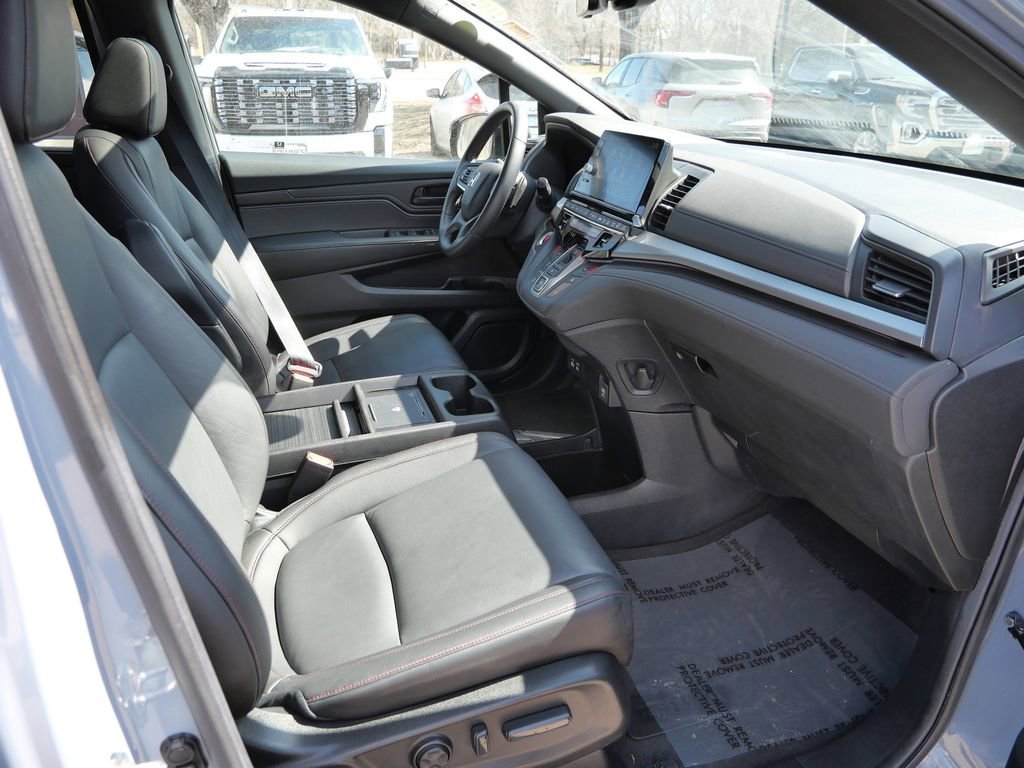 Used 2025 Honda Odyssey Sport-L image 17