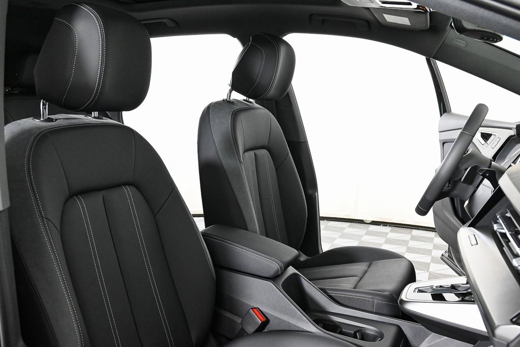 New 2025 Audi Q4 e-tron Prestige image 22