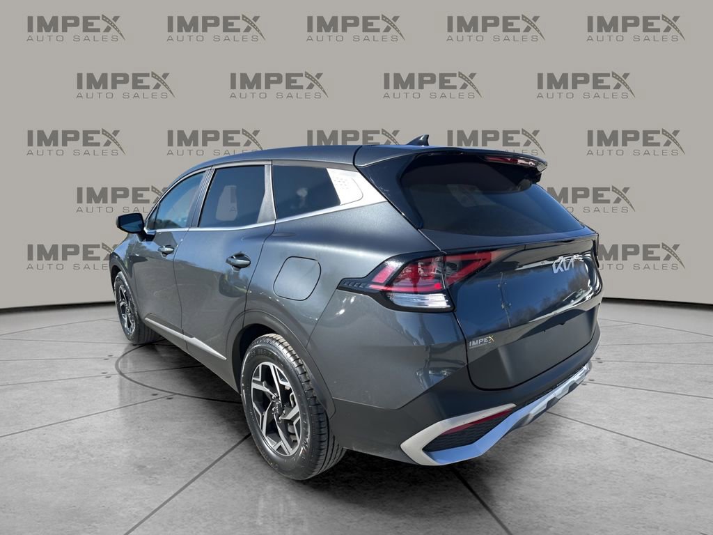 Used 2024 Kia Sportage LX image 3