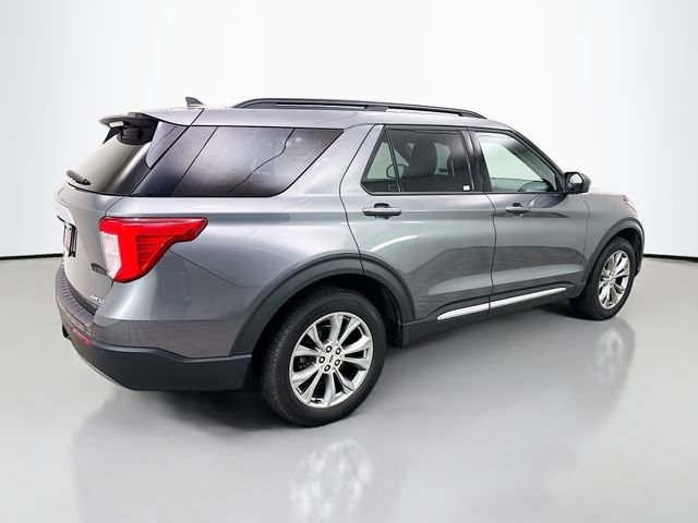 Used 2022 Ford Explorer XLT w/ Equipment Group 202A image 9