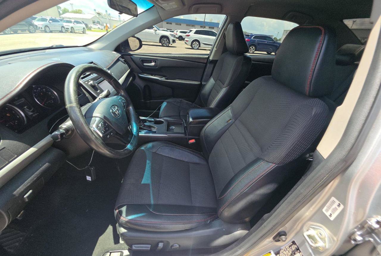 Used 2017 Toyota Camry SE FWD image 7