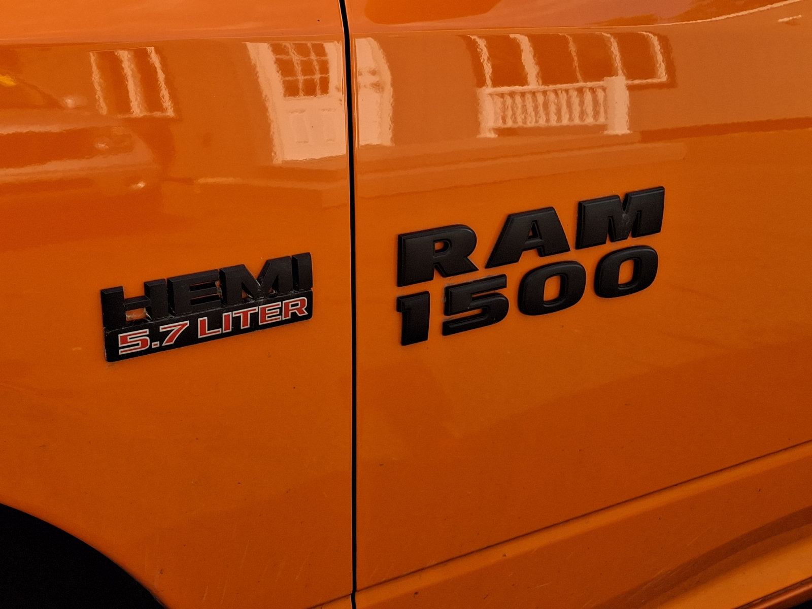 Used 2015 RAM 1500 Sport w/ Ignition Orange Sport Package AWD/4WD image 31
