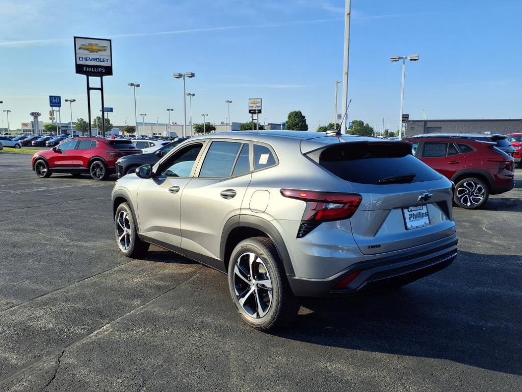 New 2025 Chevrolet Trax RS w/ Driver Confidence Package image 5