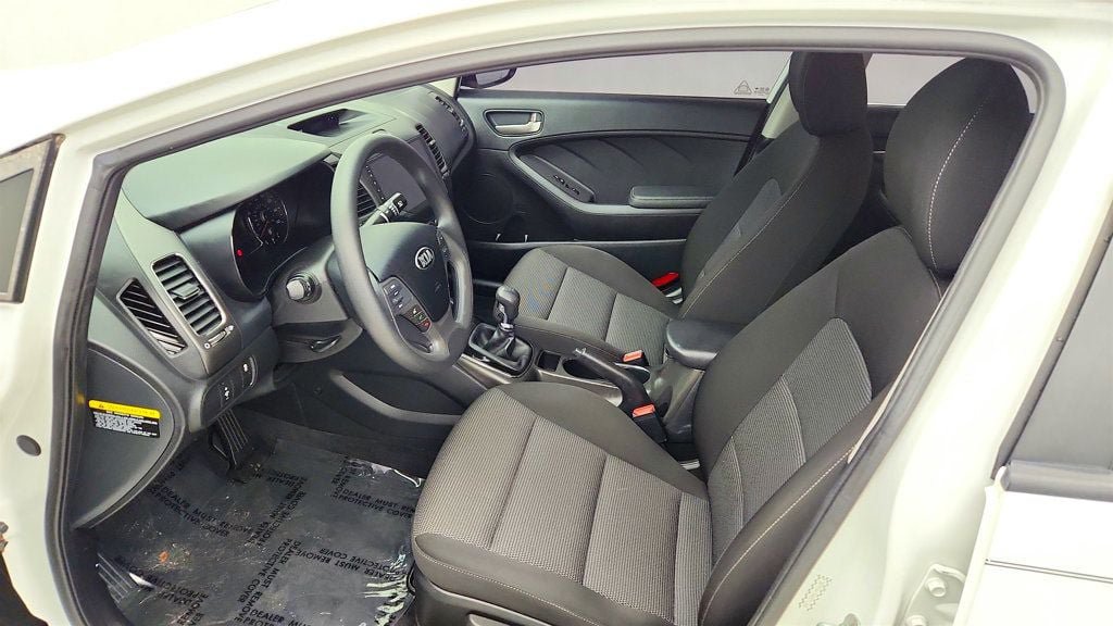Used 2017 Kia Forte LX FWD image 18