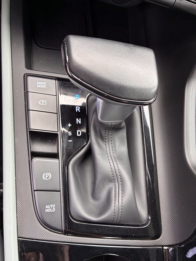 Certified 2025 Hyundai Elantra Limited FWD image 37
