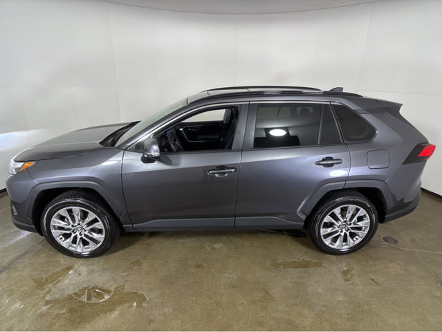 Used 2023 Toyota RAV4 XLE Premium image 17