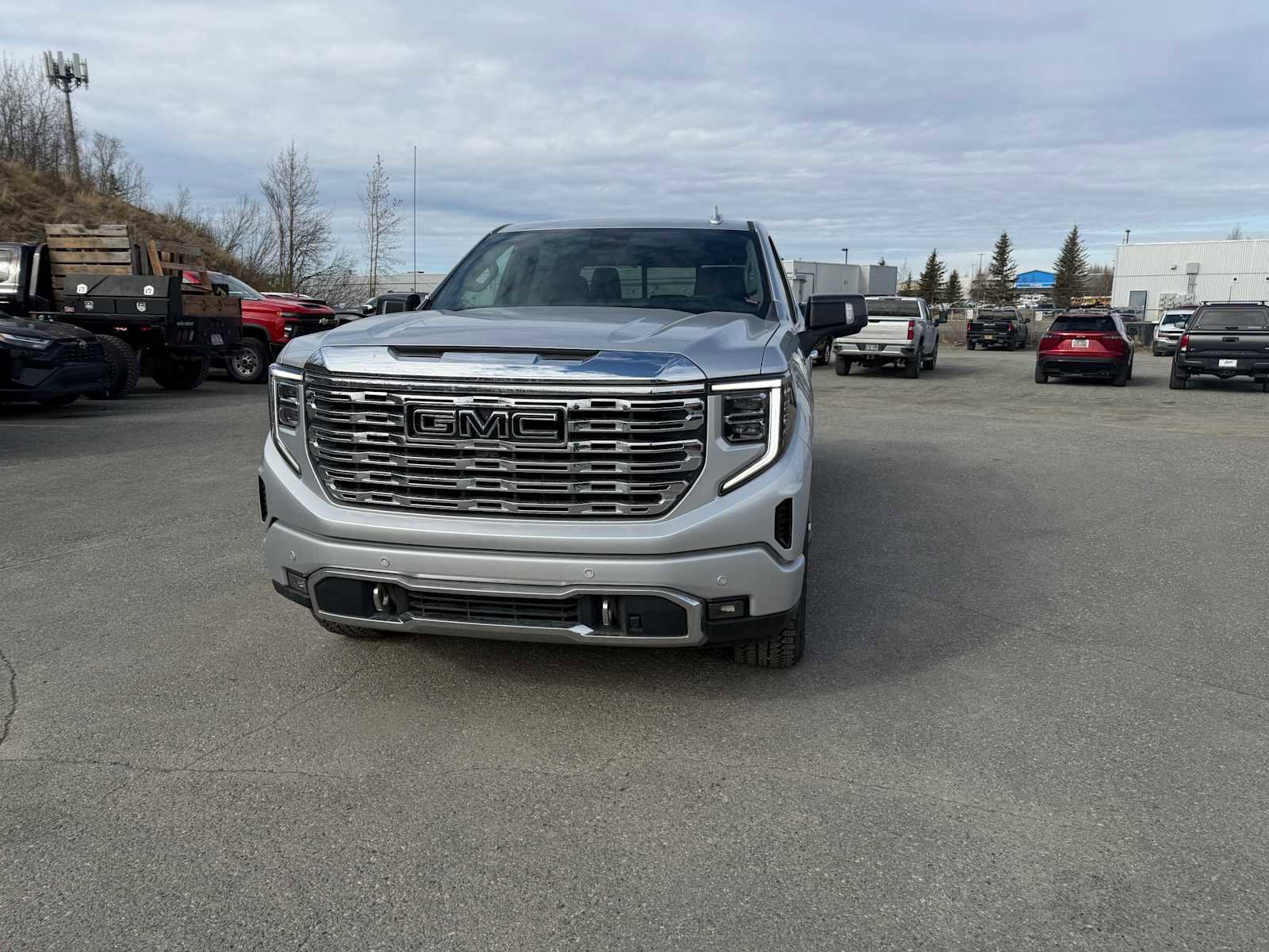Used 2022 GMC Sierra 1500 Denali w/ Technology Package AWD/4WD image 4