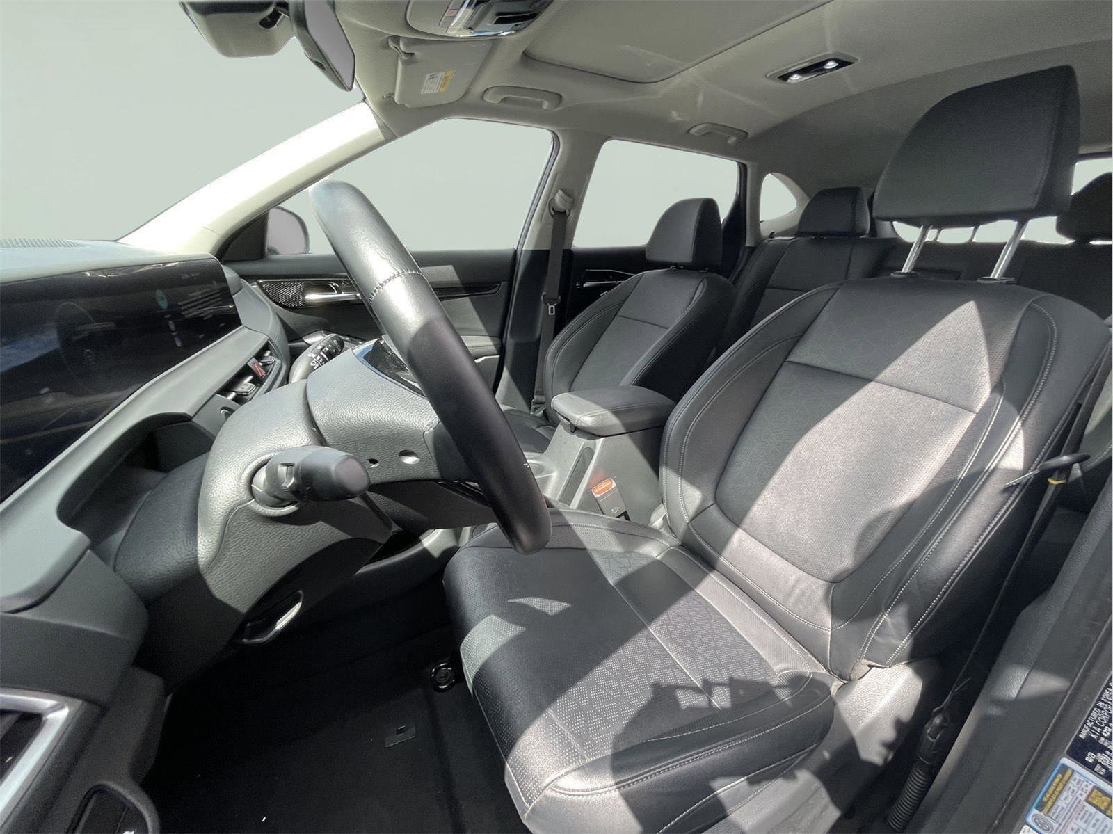 Used 2024 Kia Seltos EX image 12