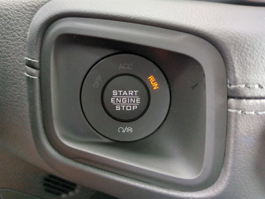 New 2025 Jeep Gladiator Rubicon w/ Convenience Group image 2