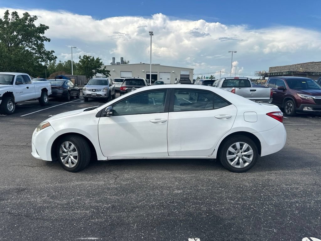 Used 2016 Toyota Corolla LE FWD image 6