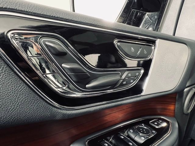 Used 2023 Lincoln Navigator Reserve w/ Equipment Group 201A image 21