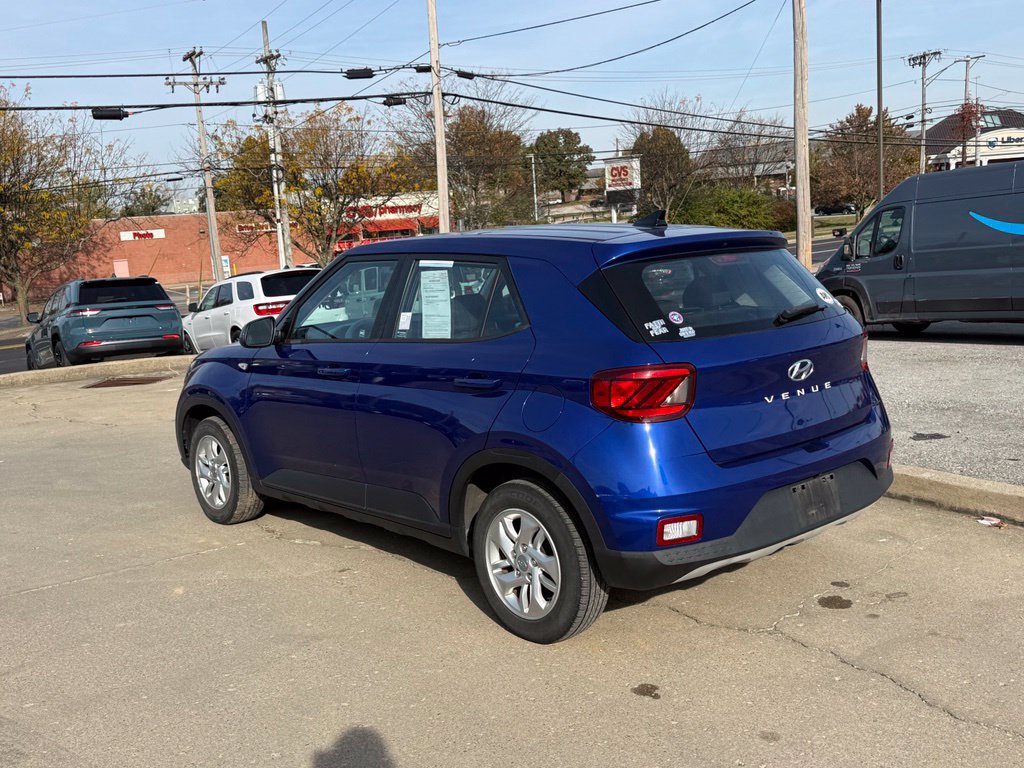 Used 2021 Hyundai Venue SE FWD image 8