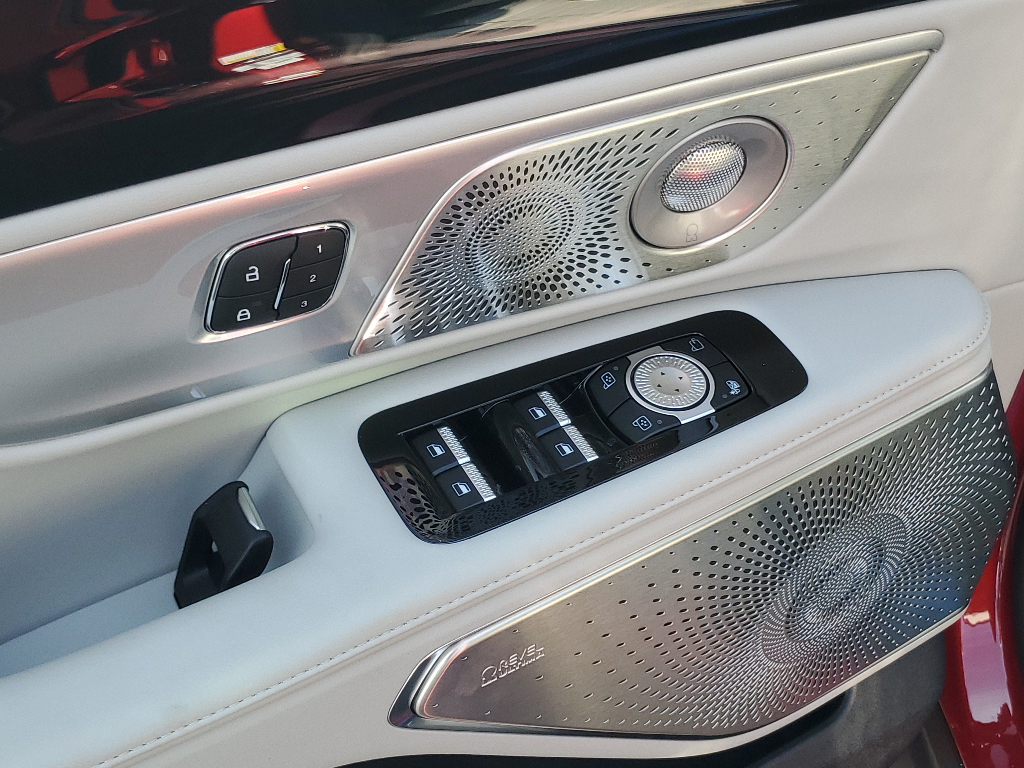 New 2026 Lincoln Nautilus Reserve AWD/4WD image 9