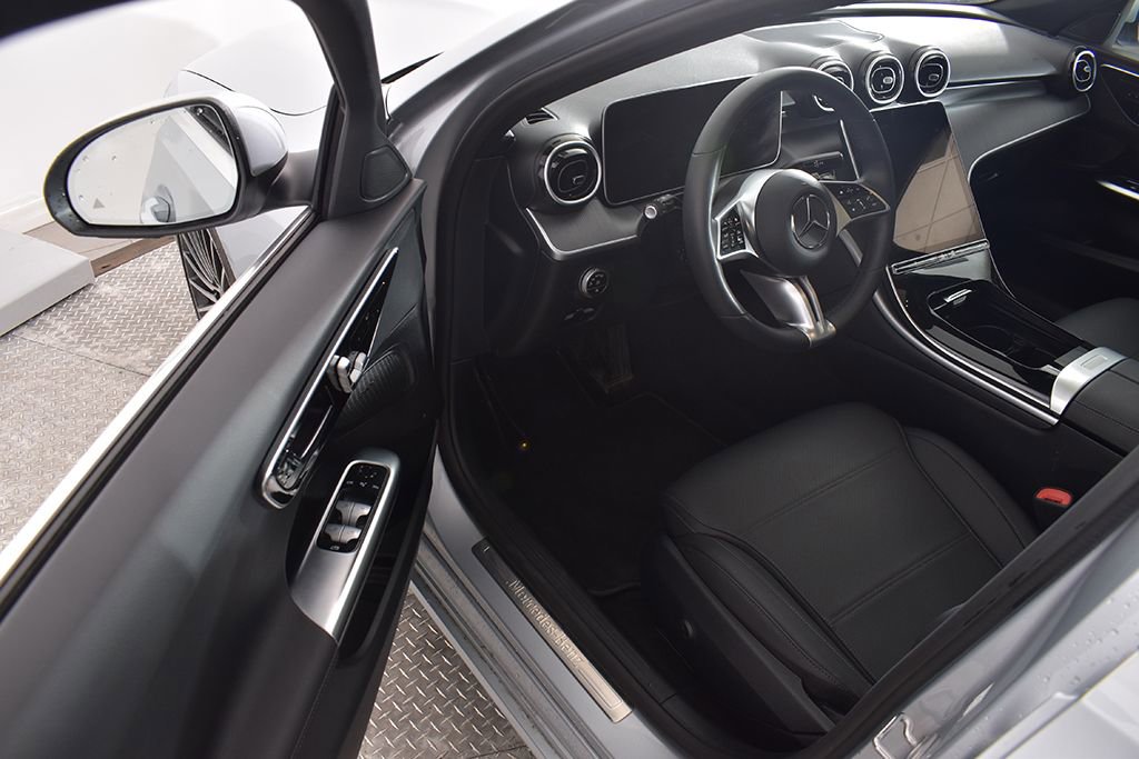 Certified 2026 Mercedes-Benz C 300 4MATIC Sedan image 14