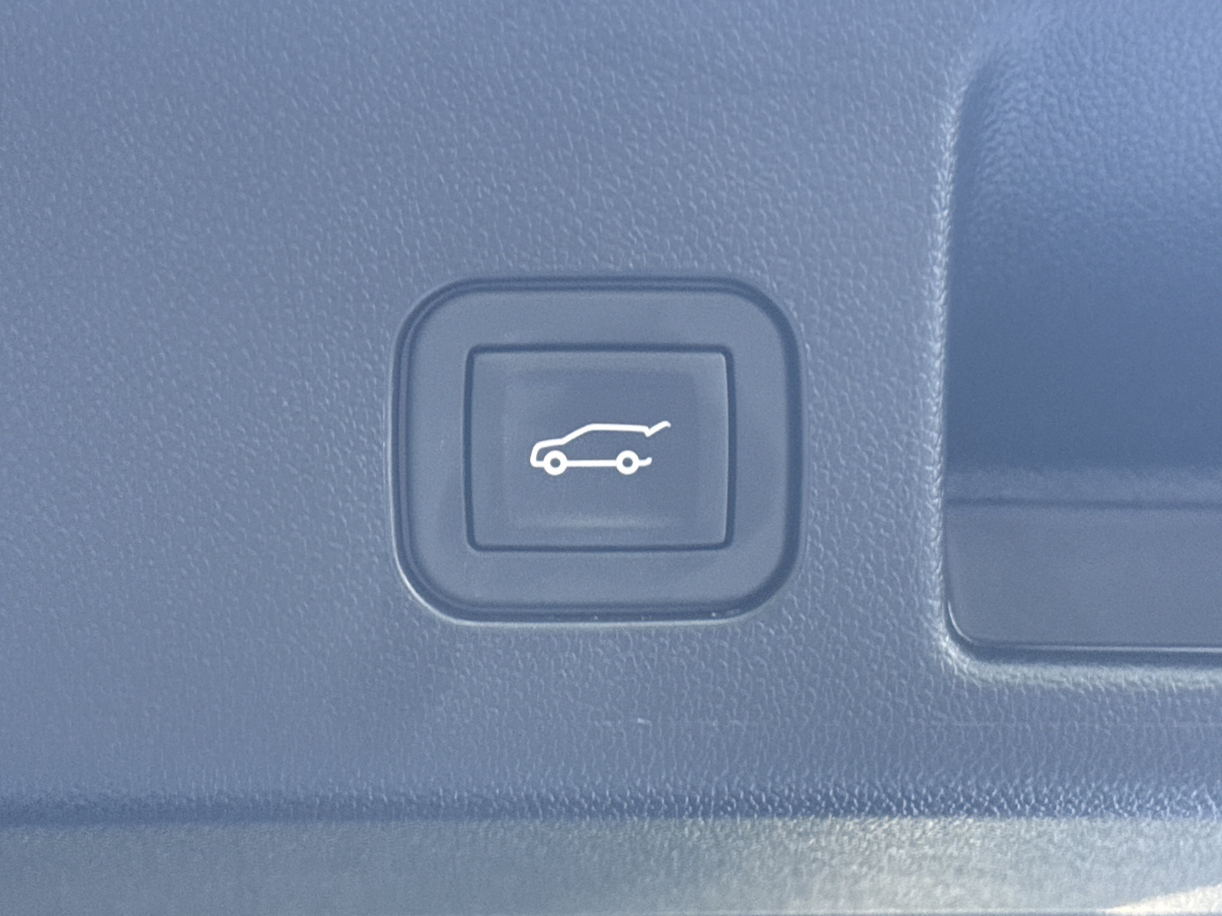 Certified 2024 Chevrolet Equinox EV LT FWD image 19