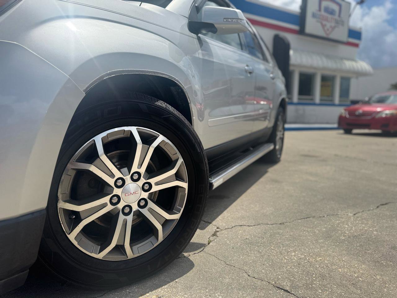 Used 2014 GMC Acadia SLT AWD/4WD image 5