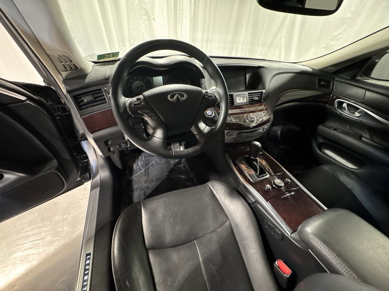 Used 2012 INFINITI M35 w/ Premium Pkg image 16