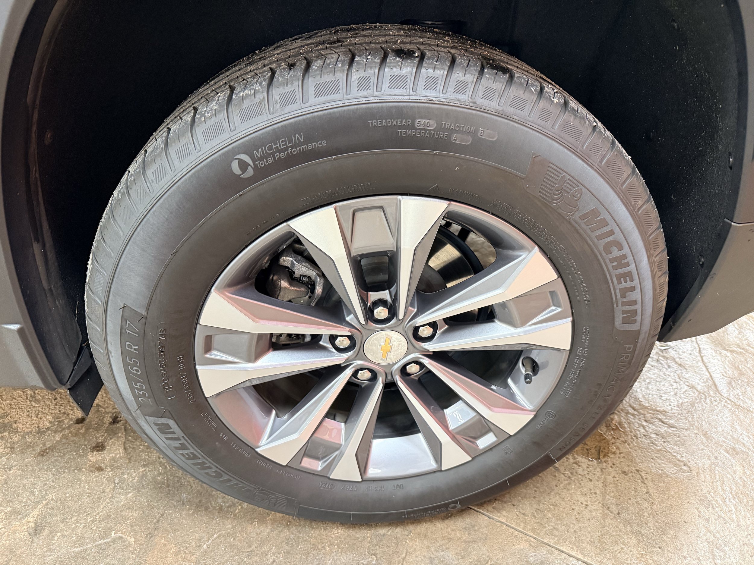 Used 2025 Chevrolet Equinox LT w/ Safety and Technology Package AWD/4WD image 6