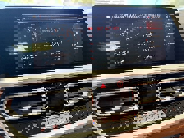 Used 2021 BMW M440i Convertible image 14