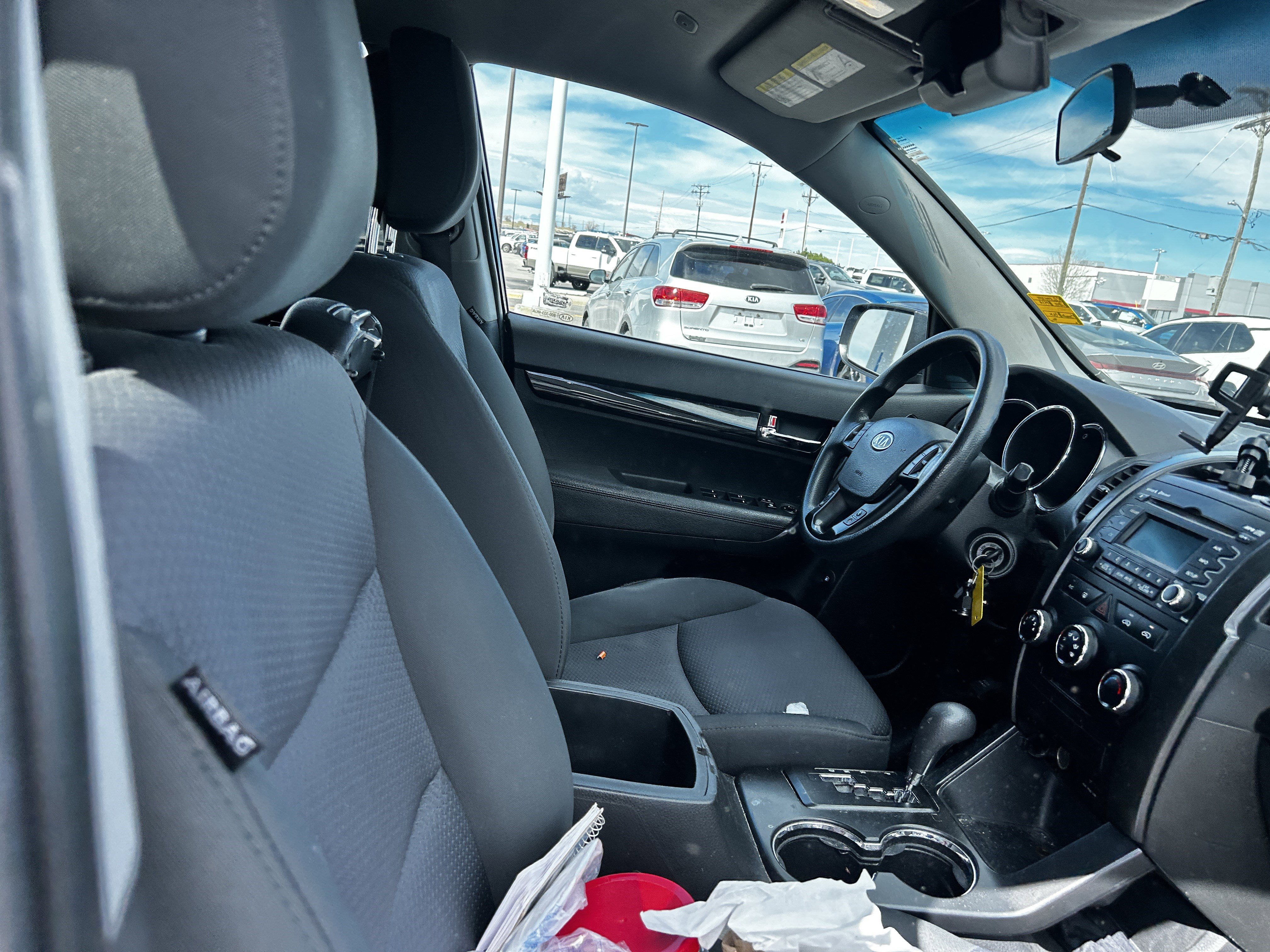 Used 2012 Kia Sorento LX w/ Third Row Pkg image 12