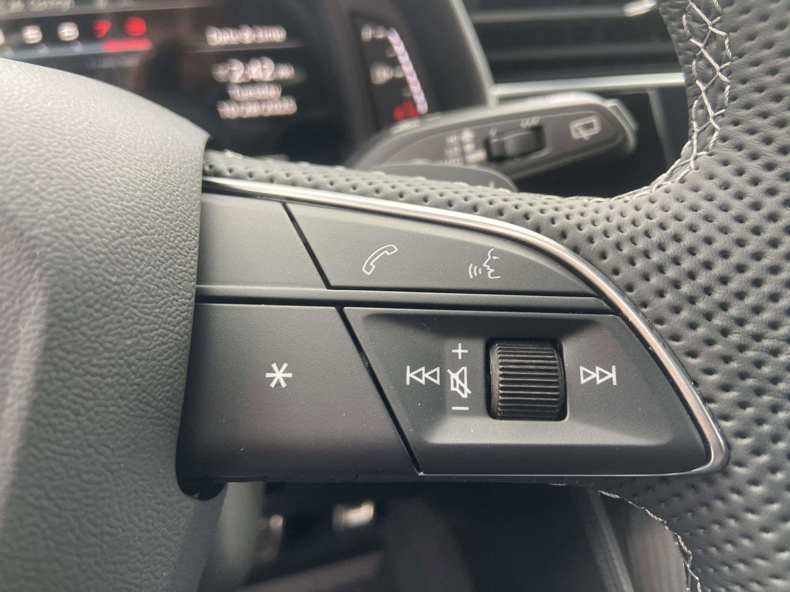 New 2026 Audi SQ8 Prestige image 23