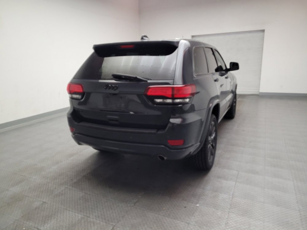 Used 2018 Jeep Grand Cherokee Altitude AWD/4WD image 6