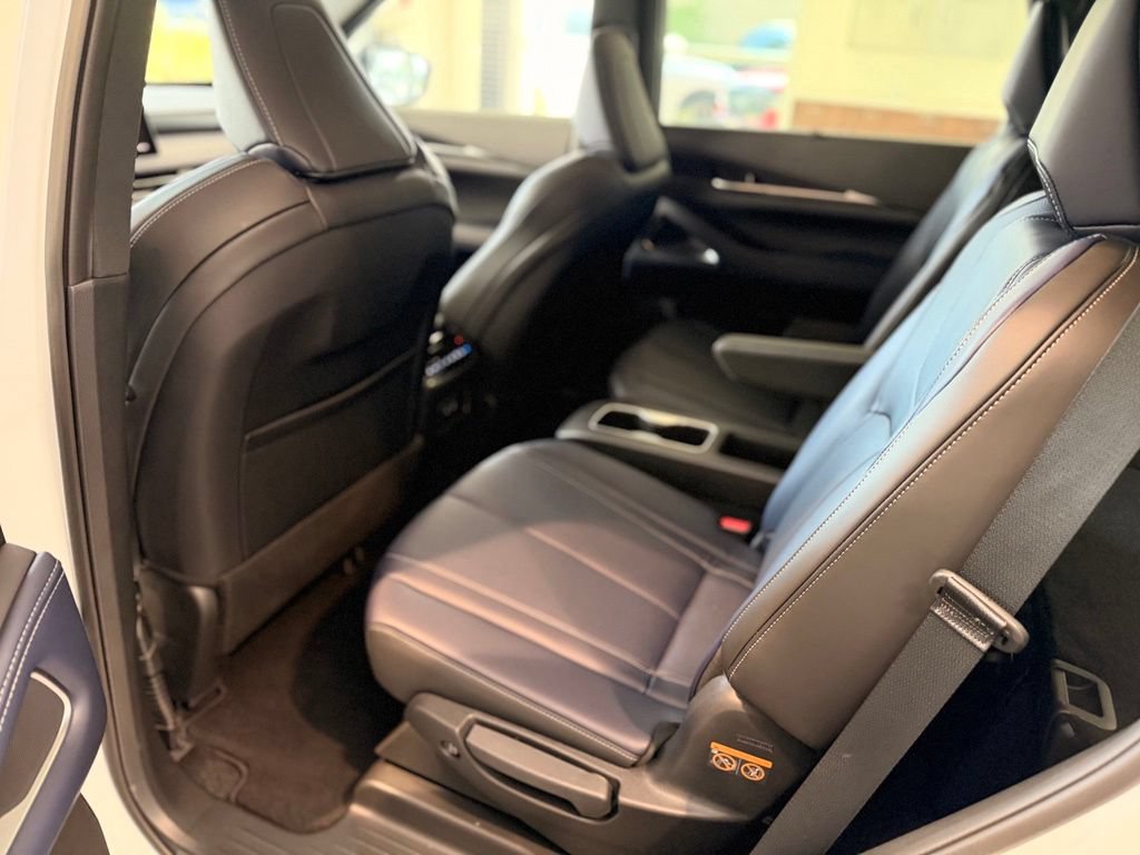 Certified 2026 INFINITI QX60 Sport w/ Dark Cargo Package AWD/4WD image 11