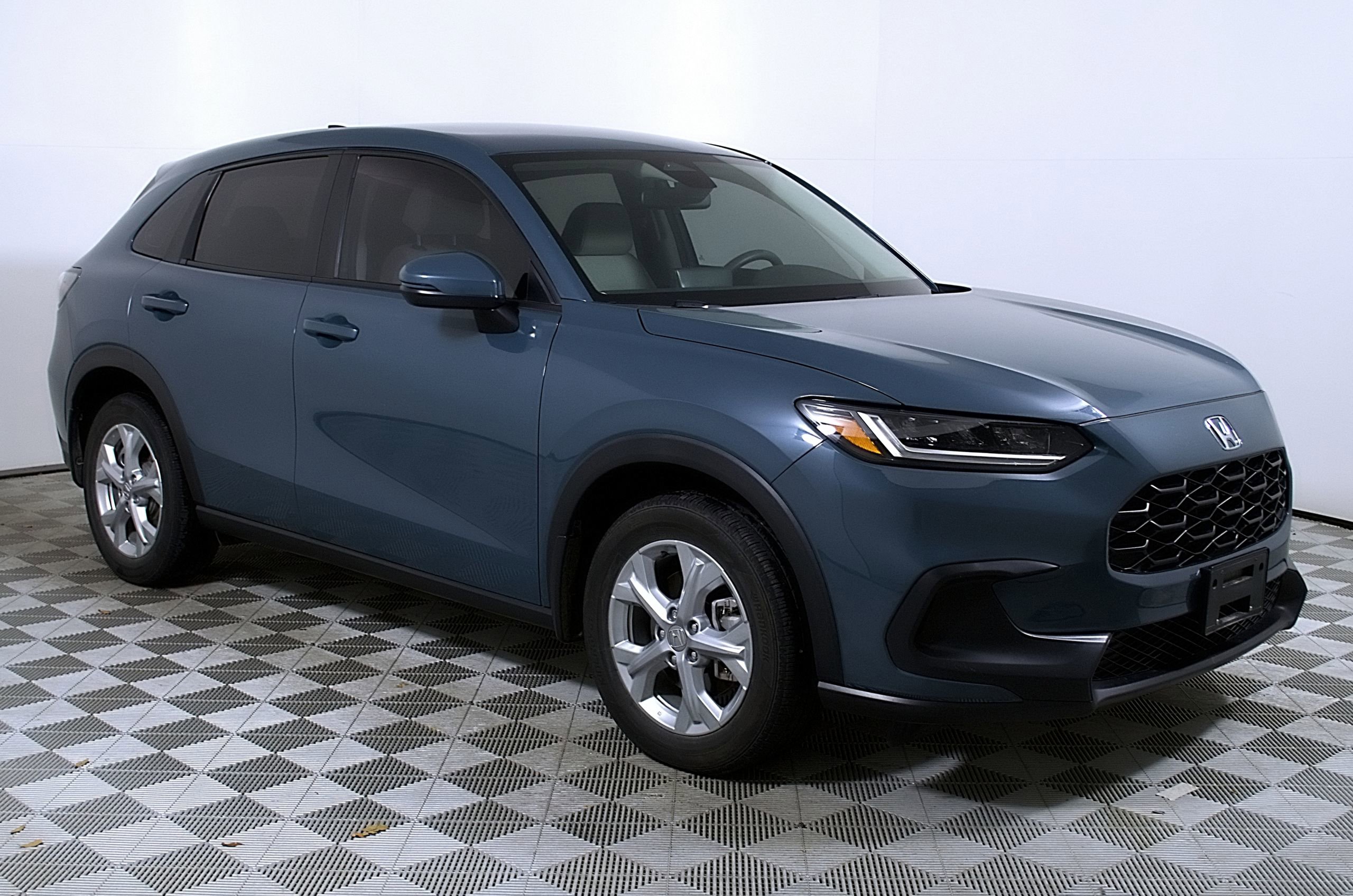 Used 2025 Honda HR-V LX image 6