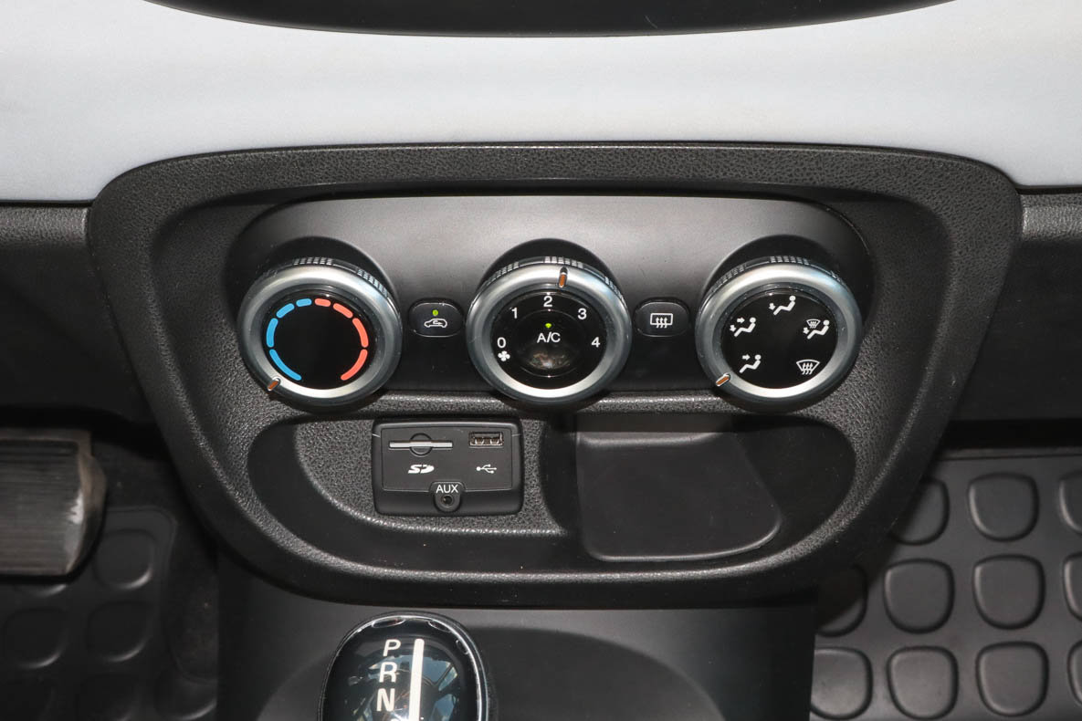 Used 2014 FIAT 500L Easy FWD image 18