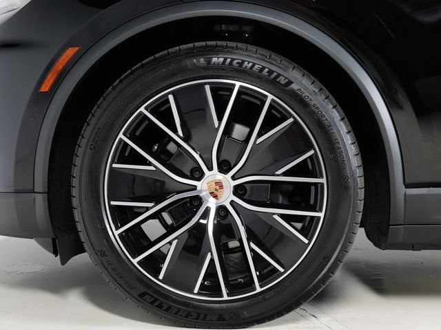 New 2026 Porsche Macan 4 Electric AWD/4WD image 32