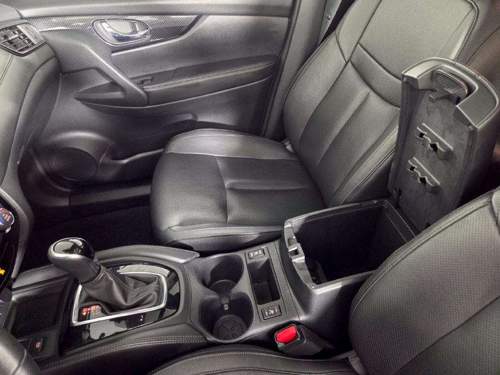 Used 2020 Nissan Rogue SL w/ Premium Package FWD image 20