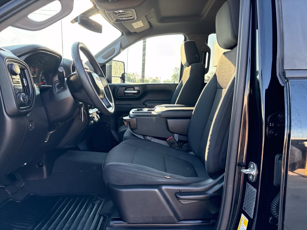 Used 2020 Chevrolet Silverado 2500 Custom w/ Custom Value Package AWD/4WD image 11